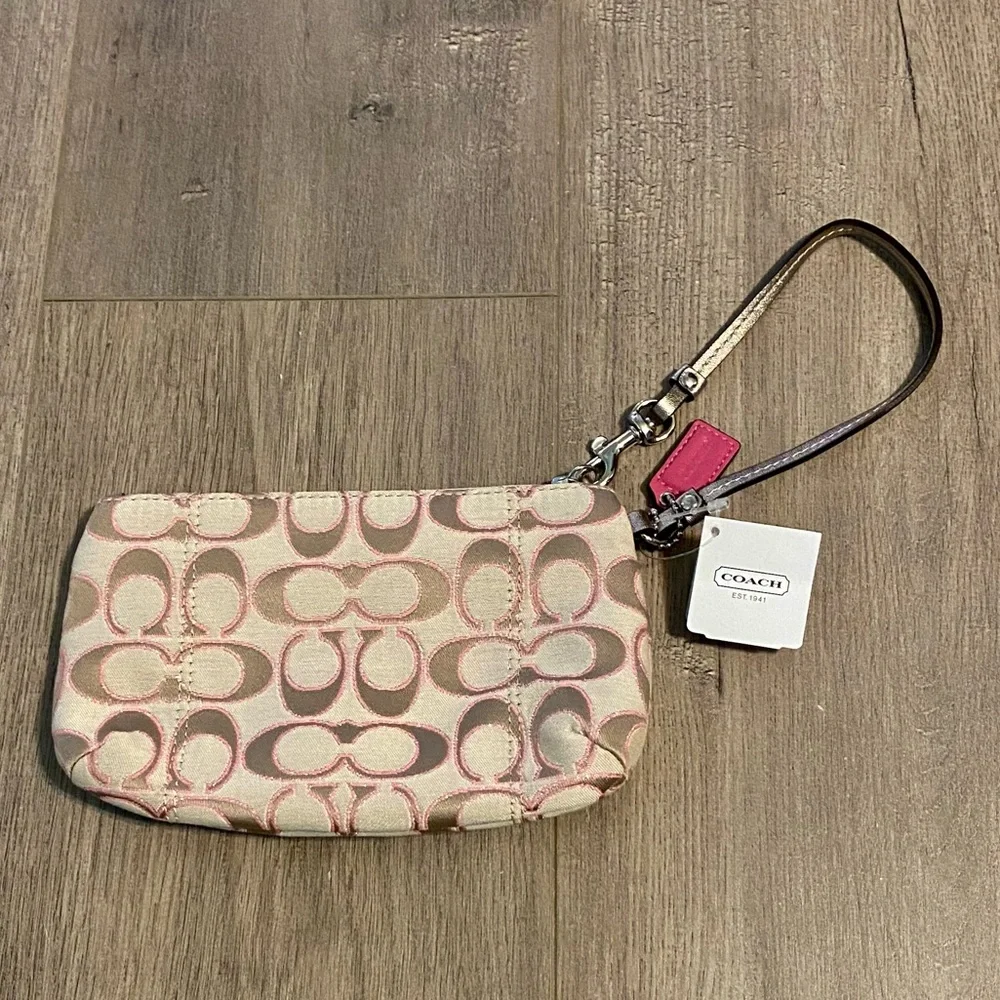 New Coach Daisy Outline Signature C Metallic Medium Wristlet Khaki Gold Silver - Picture 2 of 7